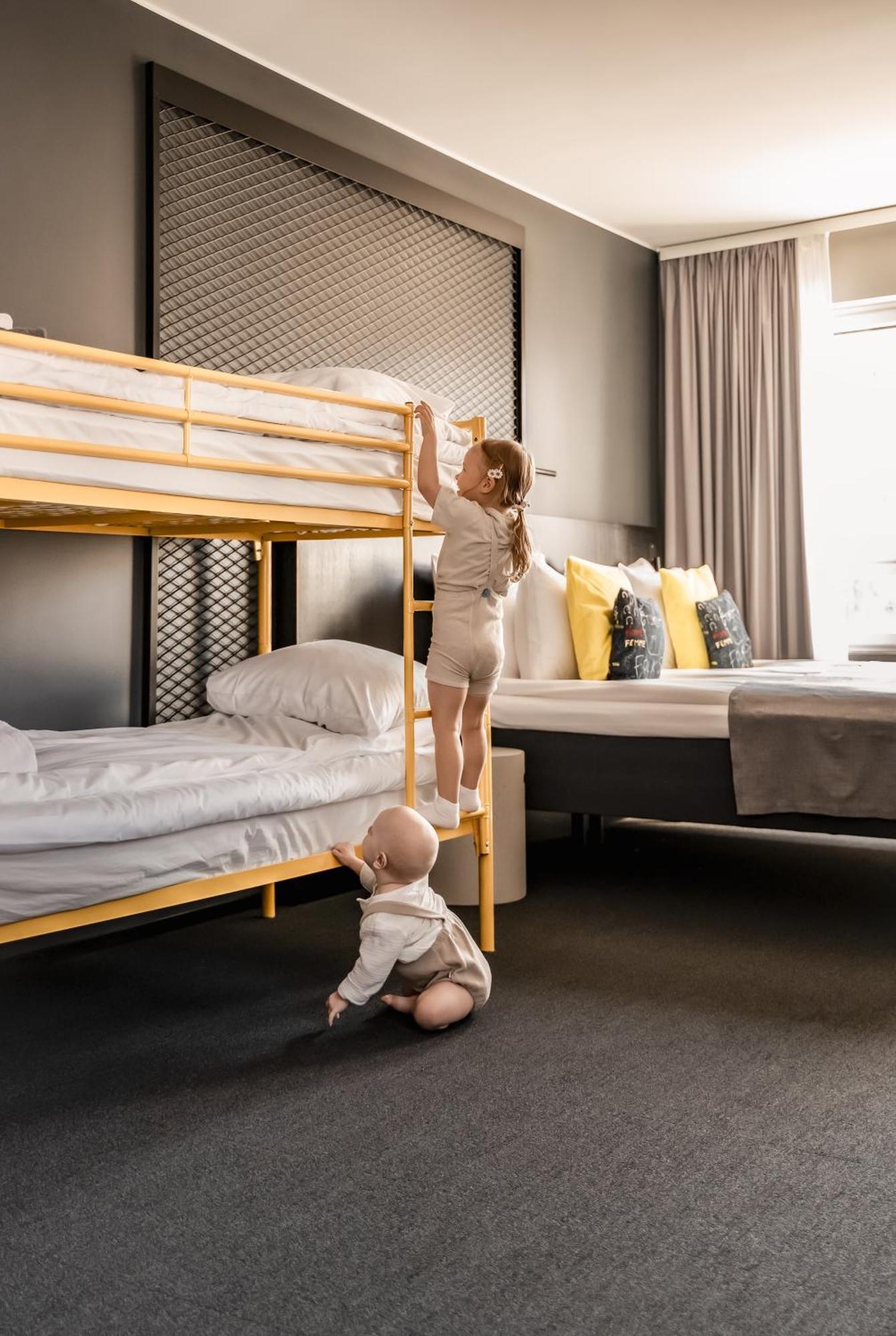 The Folks Hotel Konepaja ヘルシンキ エクステリア 写真